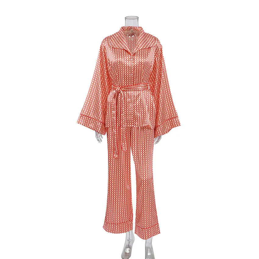 Autumn Artificial Silk Printed Long Sleeved Pajamas Set