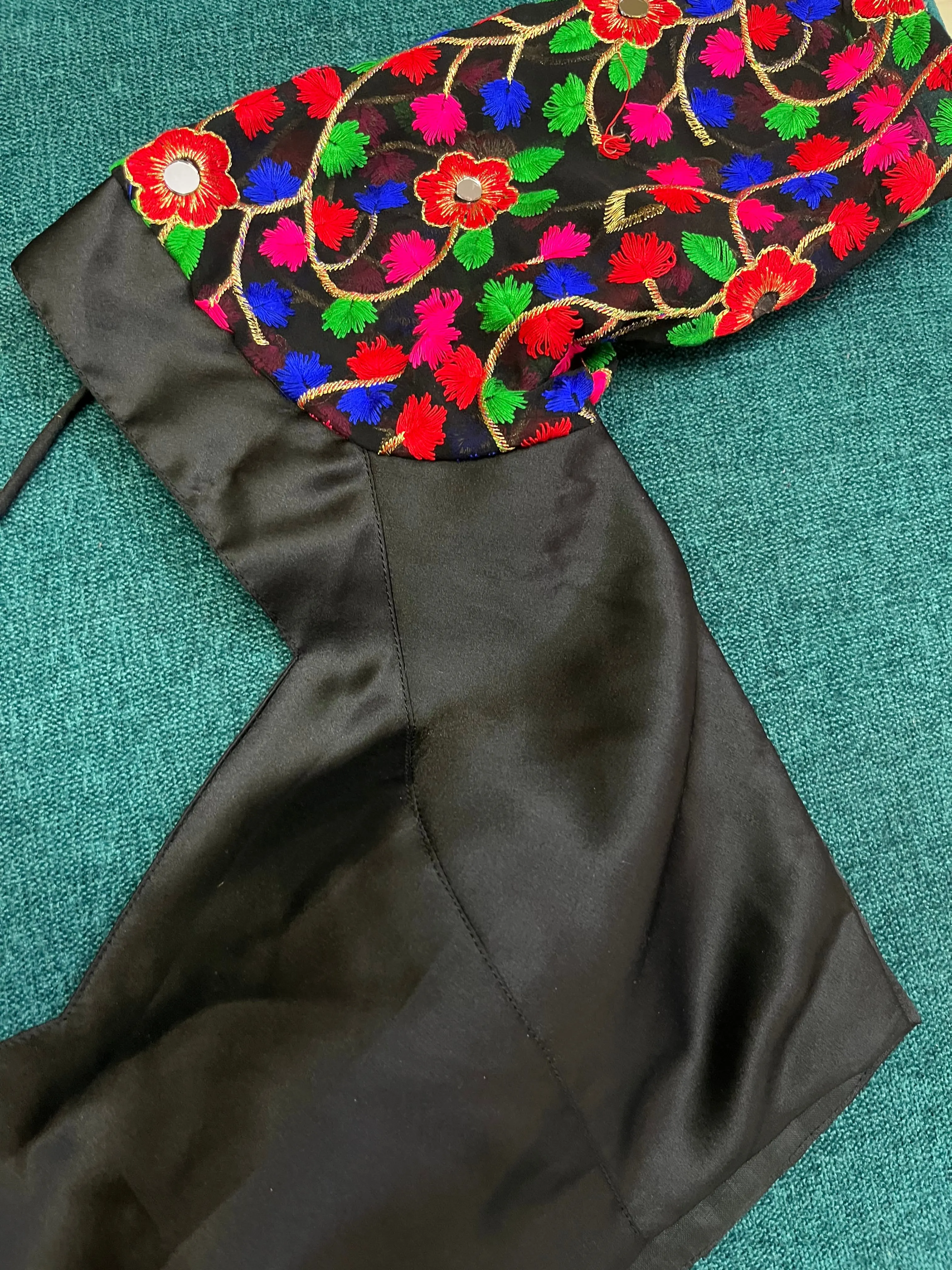 BLACK THREADWORK BLOUSE