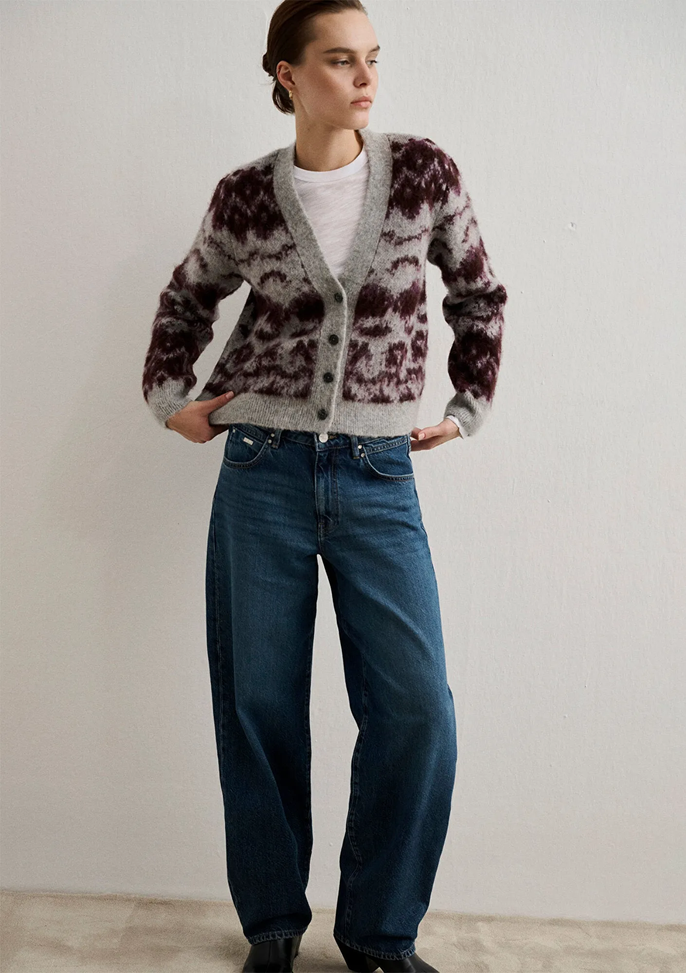 Buttoned Beige Hırka
