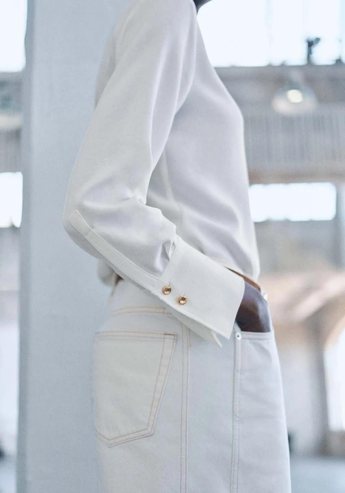 Buttoned flowy shirt - Beige