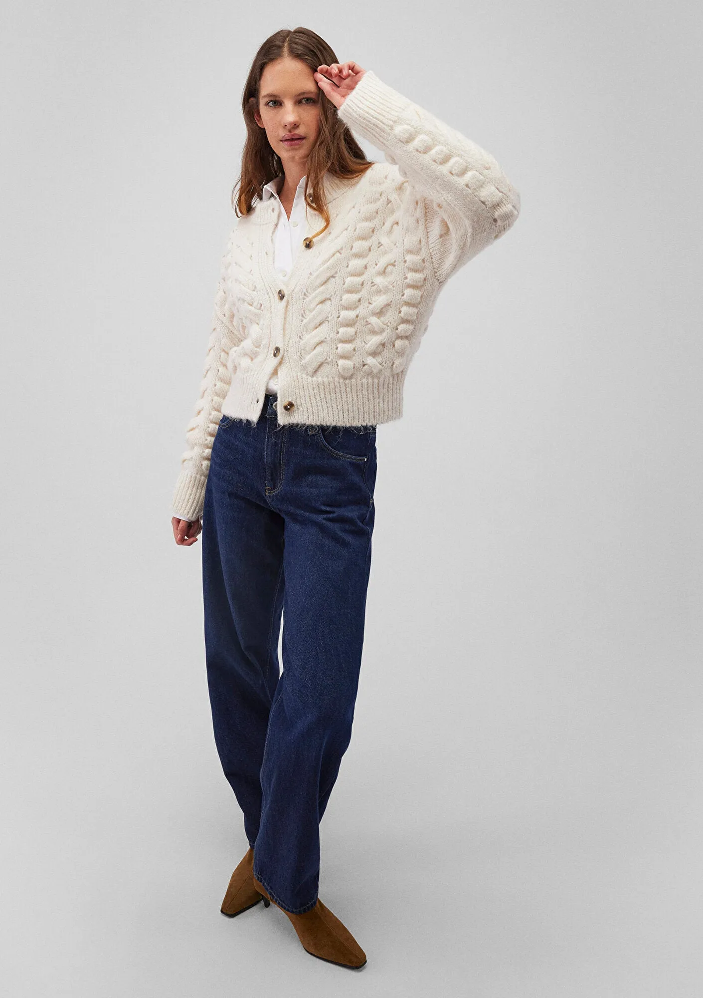 Buttoned White Hırka