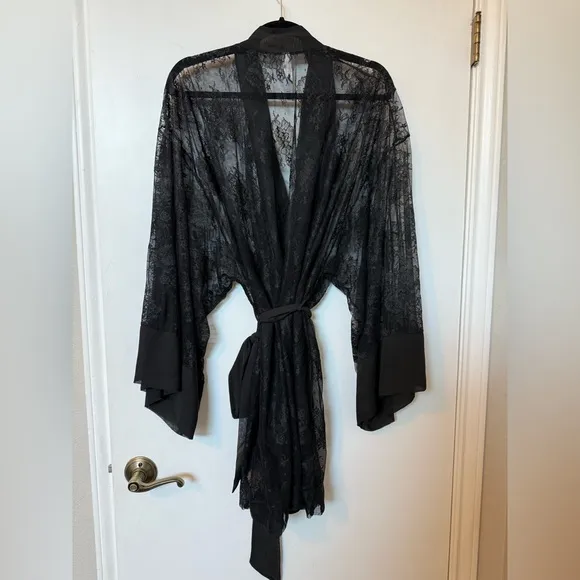 Cacique Lane Bryant | Floral Lace Kimono Sleeve Robe in Black - Size 2X (18/20)