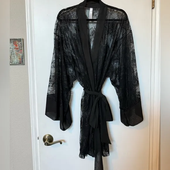 Cacique Lane Bryant | Floral Lace Kimono Sleeve Robe in Black - Size 2X (18/20)