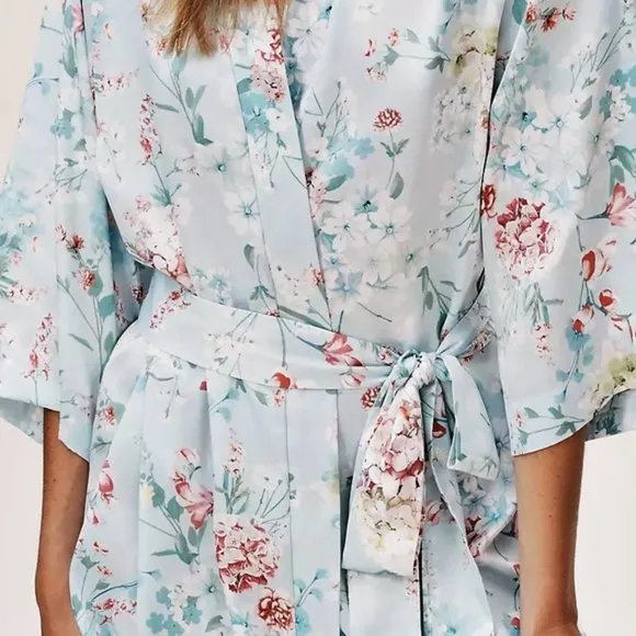 Flora Nikrooz Bonnie Floral Short Satin Robe, M/L NWT