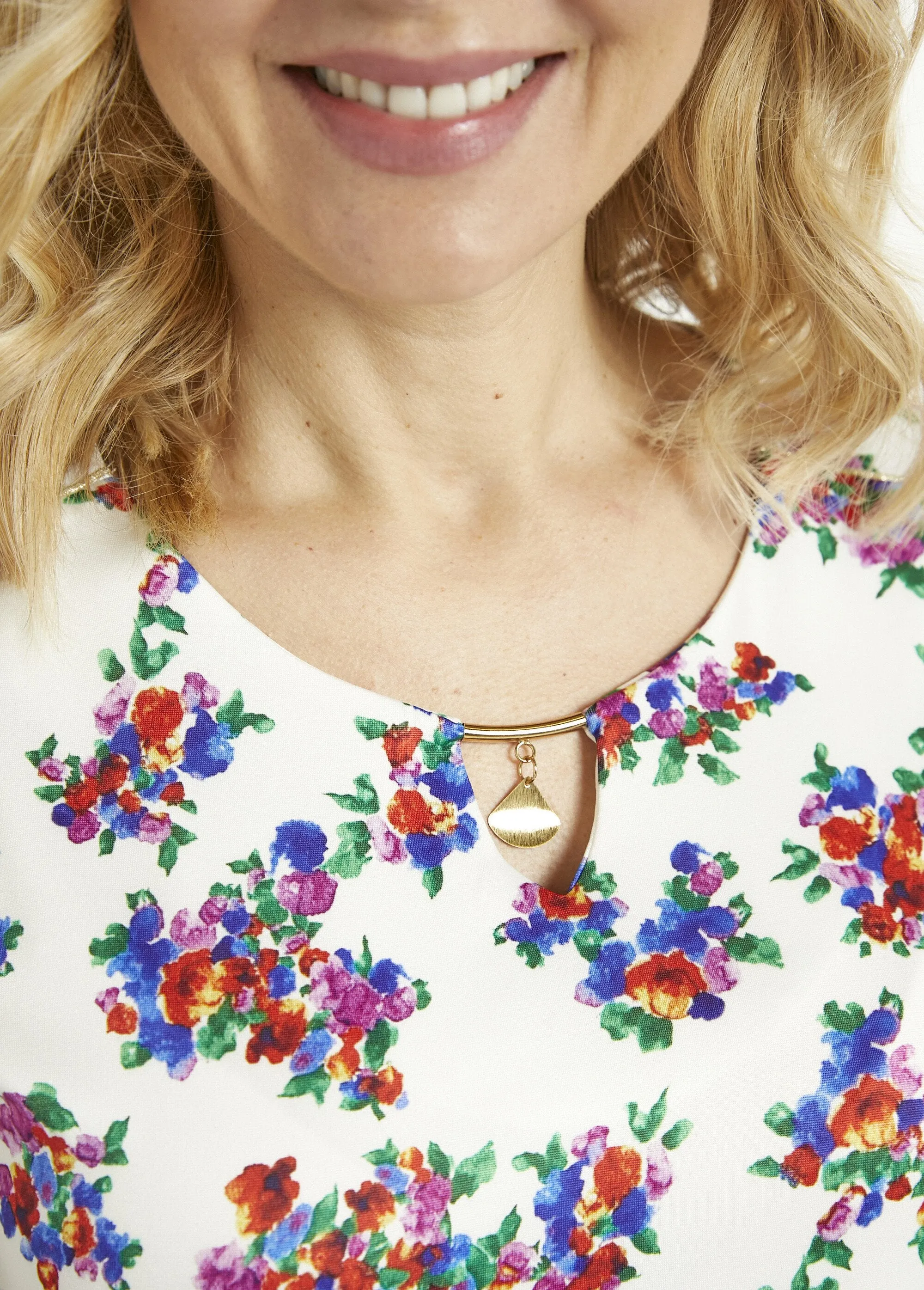 Floral jewel collar blouse T-shirt