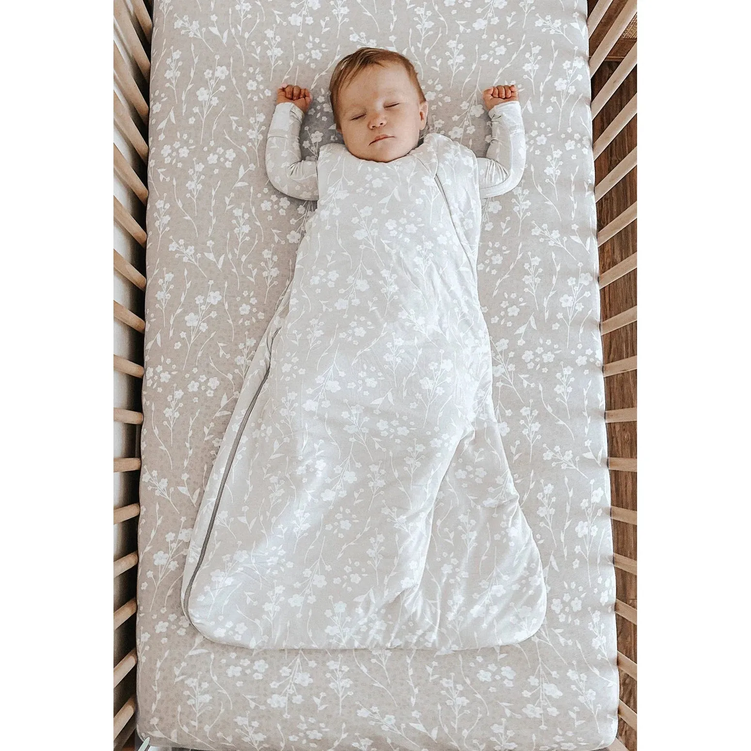 Gunamuna Magnolia Crib Sheet