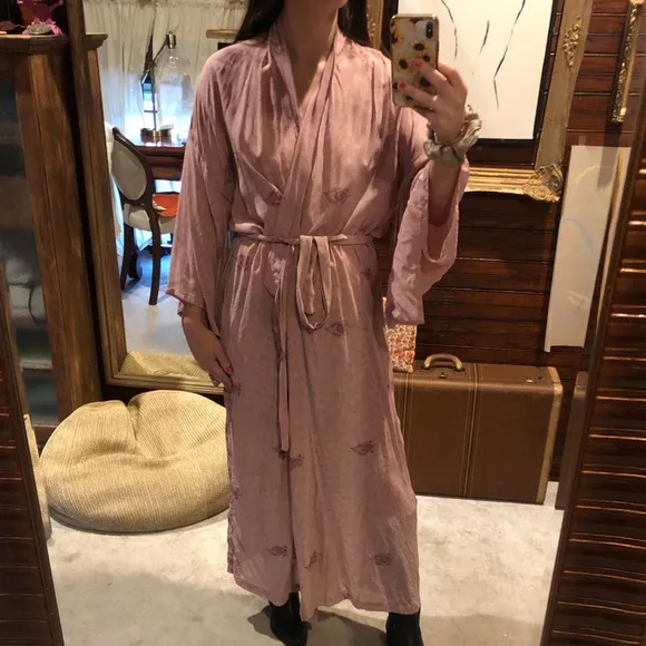INDIAN ROBE • pink kimono