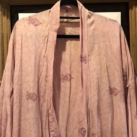 INDIAN ROBE • pink kimono