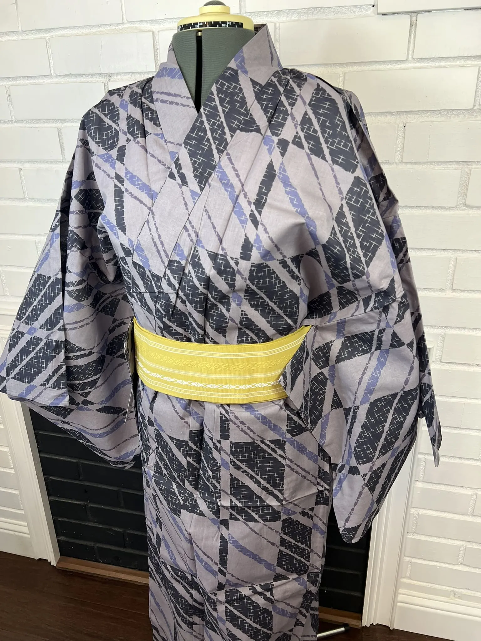 Japanese Traditional Men's YUKATA Full 3pc Set / Size: M-L, Yukata, Obi, Himo String - Gray Striped Yukata Set with Mustard Yellow Obi