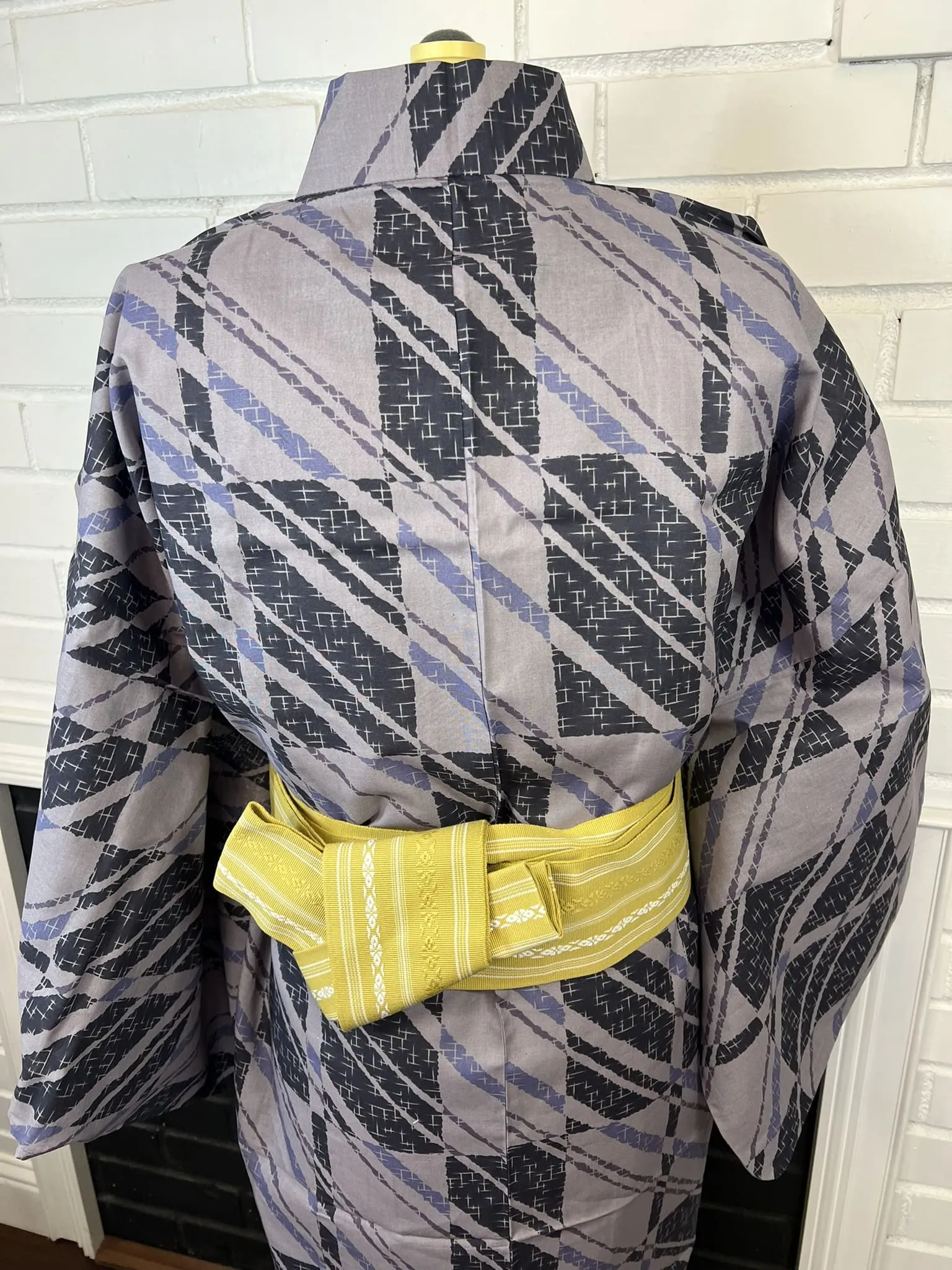 Japanese Traditional Men's YUKATA Full 3pc Set / Size: M-L, Yukata, Obi, Himo String - Gray Striped Yukata Set with Mustard Yellow Obi