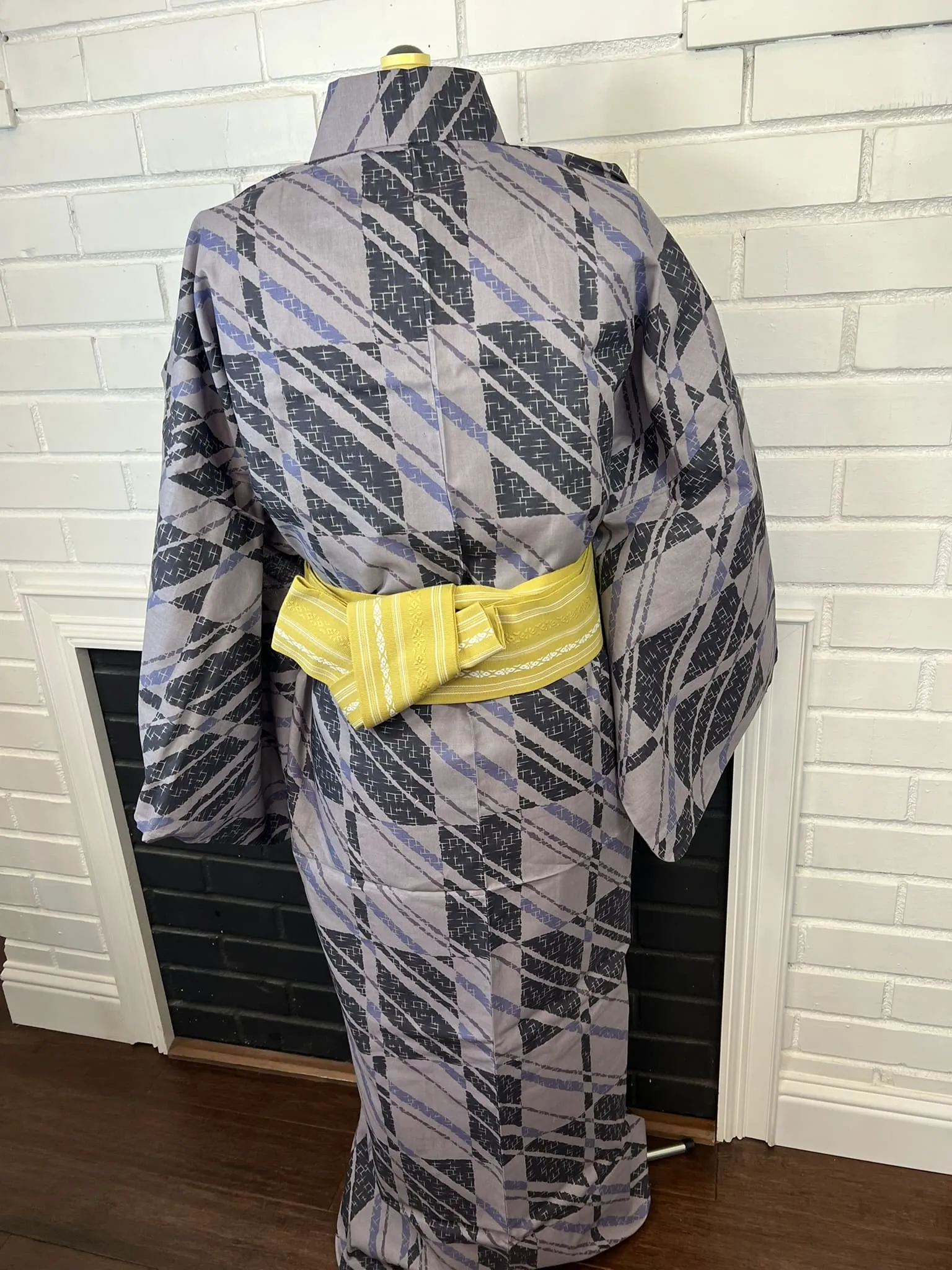 Japanese Traditional Men's YUKATA Full 3pc Set / Size: M-L, Yukata, Obi, Himo String - Gray Striped Yukata Set with Mustard Yellow Obi