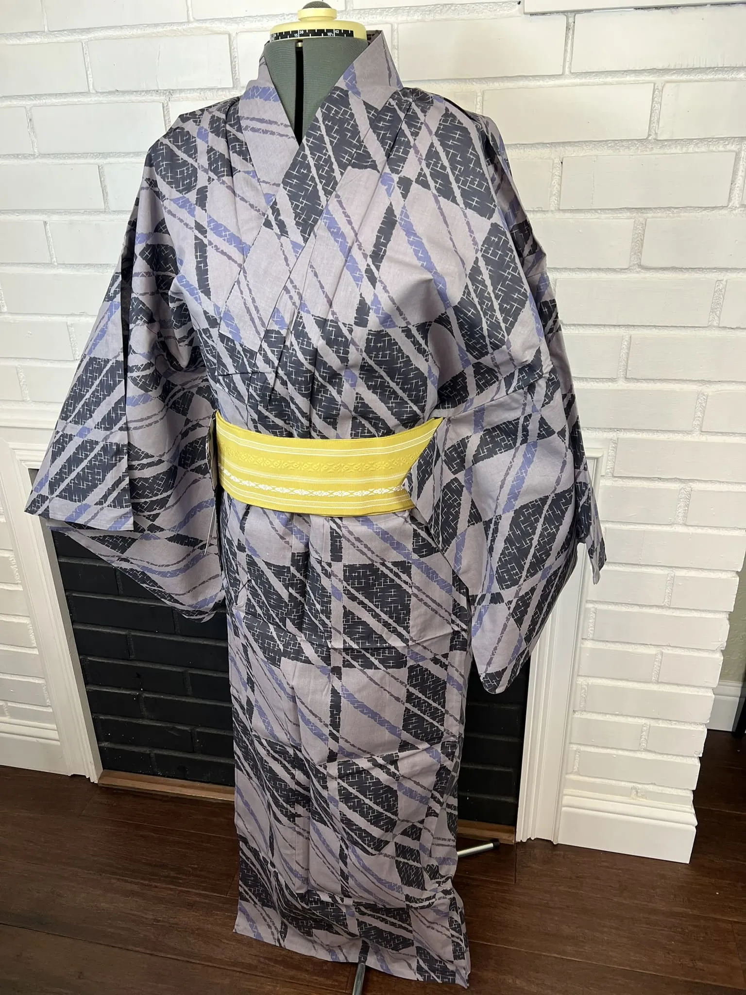 Japanese Traditional Men's YUKATA Full 3pc Set / Size: M-L, Yukata, Obi, Himo String - Gray Striped Yukata Set with Mustard Yellow Obi