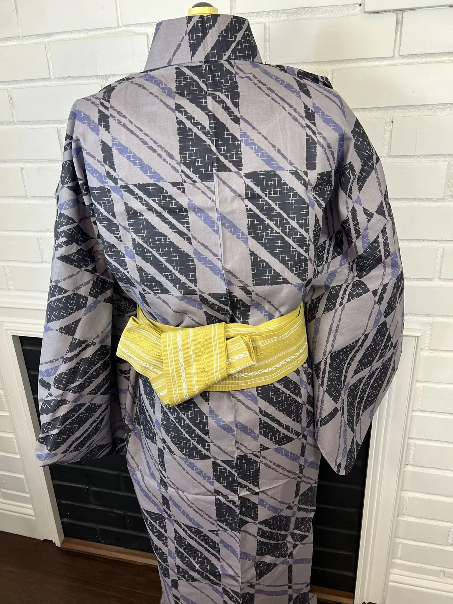 Japanese Traditional Men's YUKATA Full 3pc Set / Size: M-L, Yukata, Obi, Himo String - Gray Striped Yukata Set with Mustard Yellow Obi