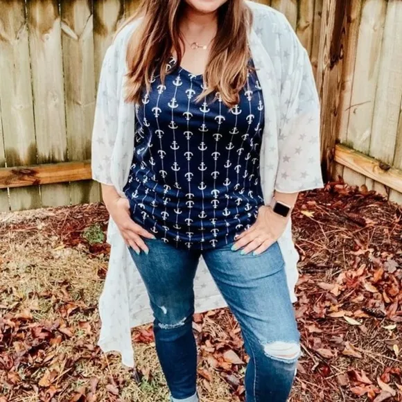 LuLaRoe BNWT M Shirley kimono - white/silver stars