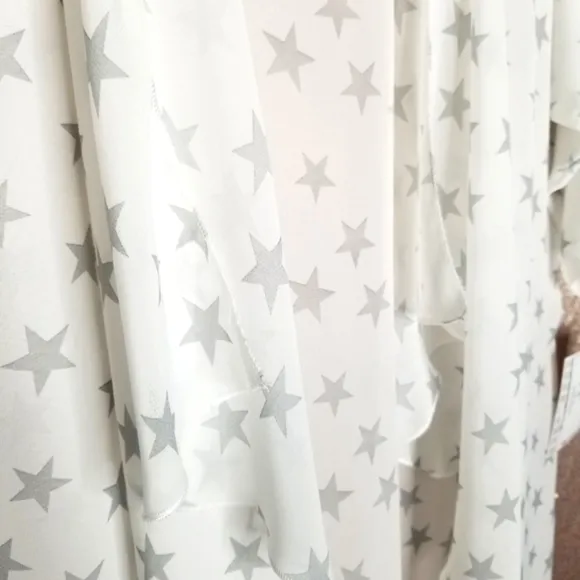 LuLaRoe BNWT M Shirley kimono - white/silver stars