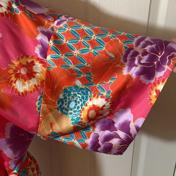 NWOT Natori Floral Blossom Robe kimono