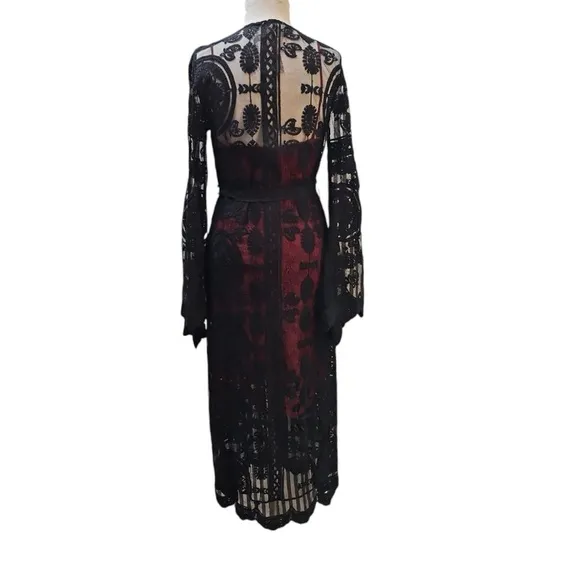 NWT Rosevelvet  black lace kimono bell sleeves XS S cotton embroidery runs small