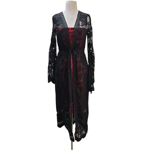 NWT Rosevelvet  black lace kimono bell sleeves XS S cotton embroidery runs small
