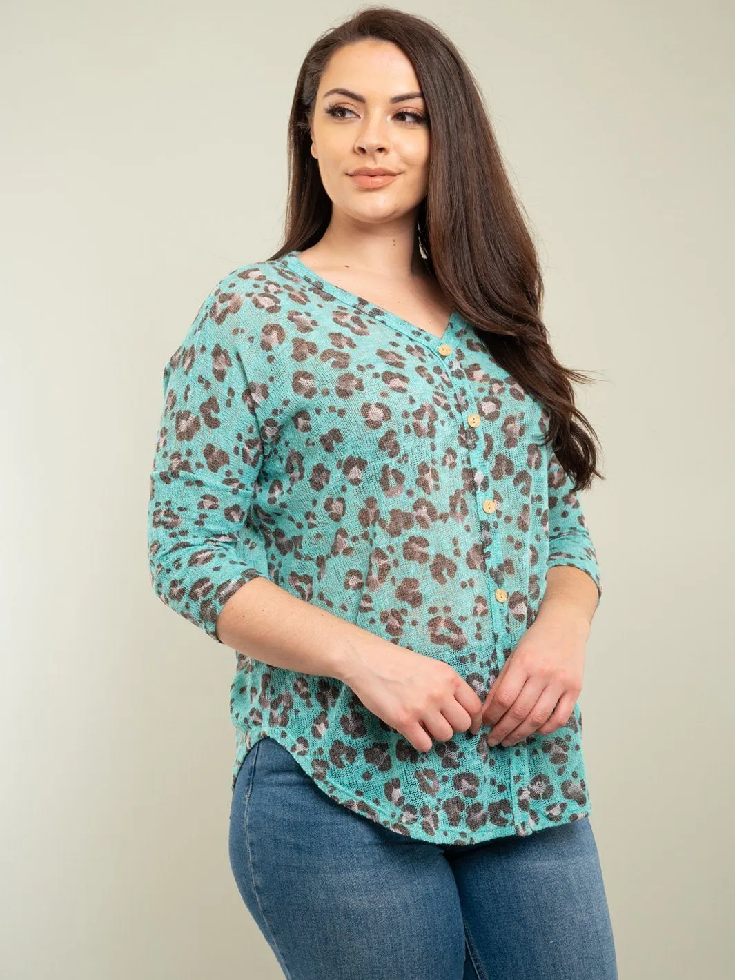 PLUS SIZE ANIMAL PRINT TOP