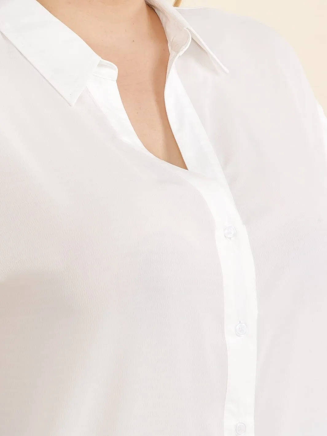 PLUS SIZE SHORT SLEEVE V-NECK BUTTON CLOSURE BLOUSE