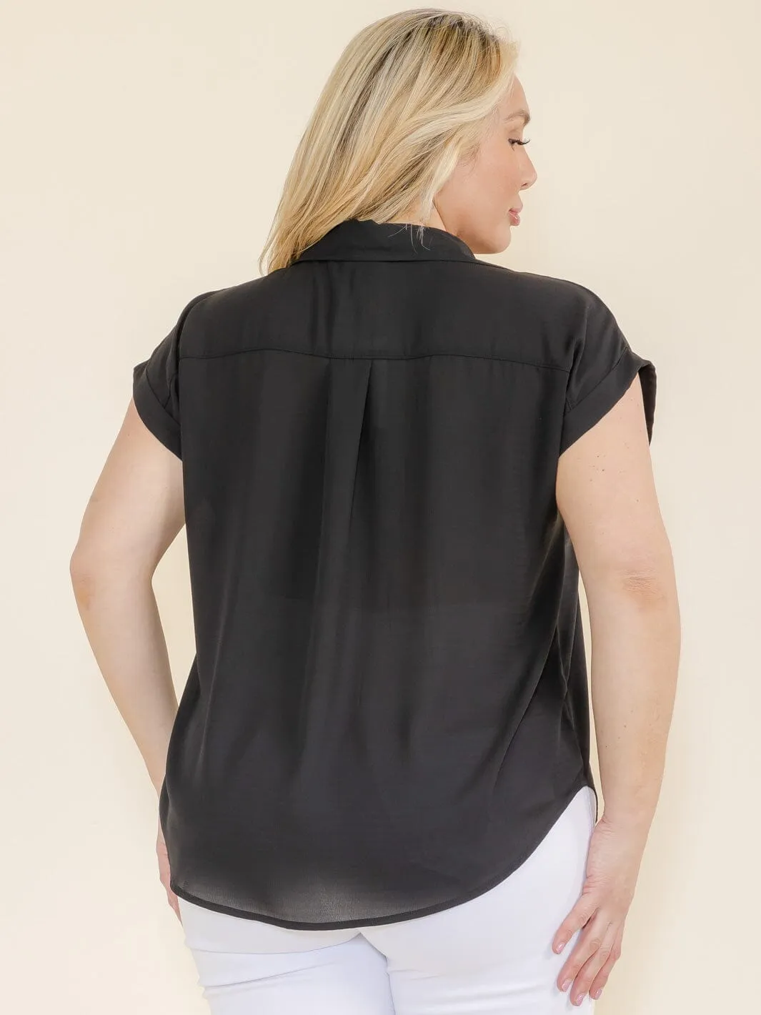 PLUS SIZE SHORT SLEEVE V-NECK BUTTON CLOSURE BLOUSE