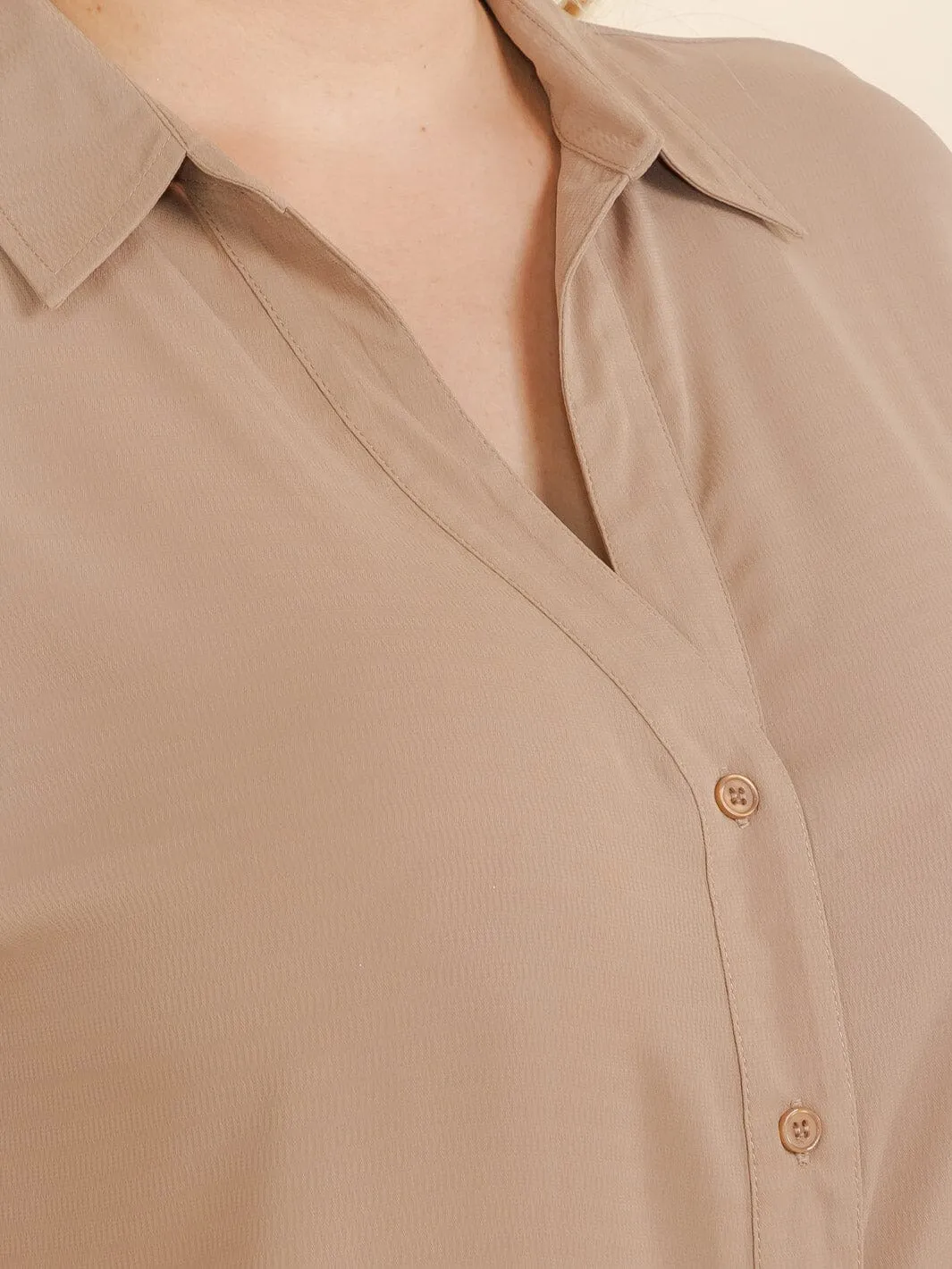 PLUS SIZE SHORT SLEEVE V-NECK BUTTON CLOSURE BLOUSE