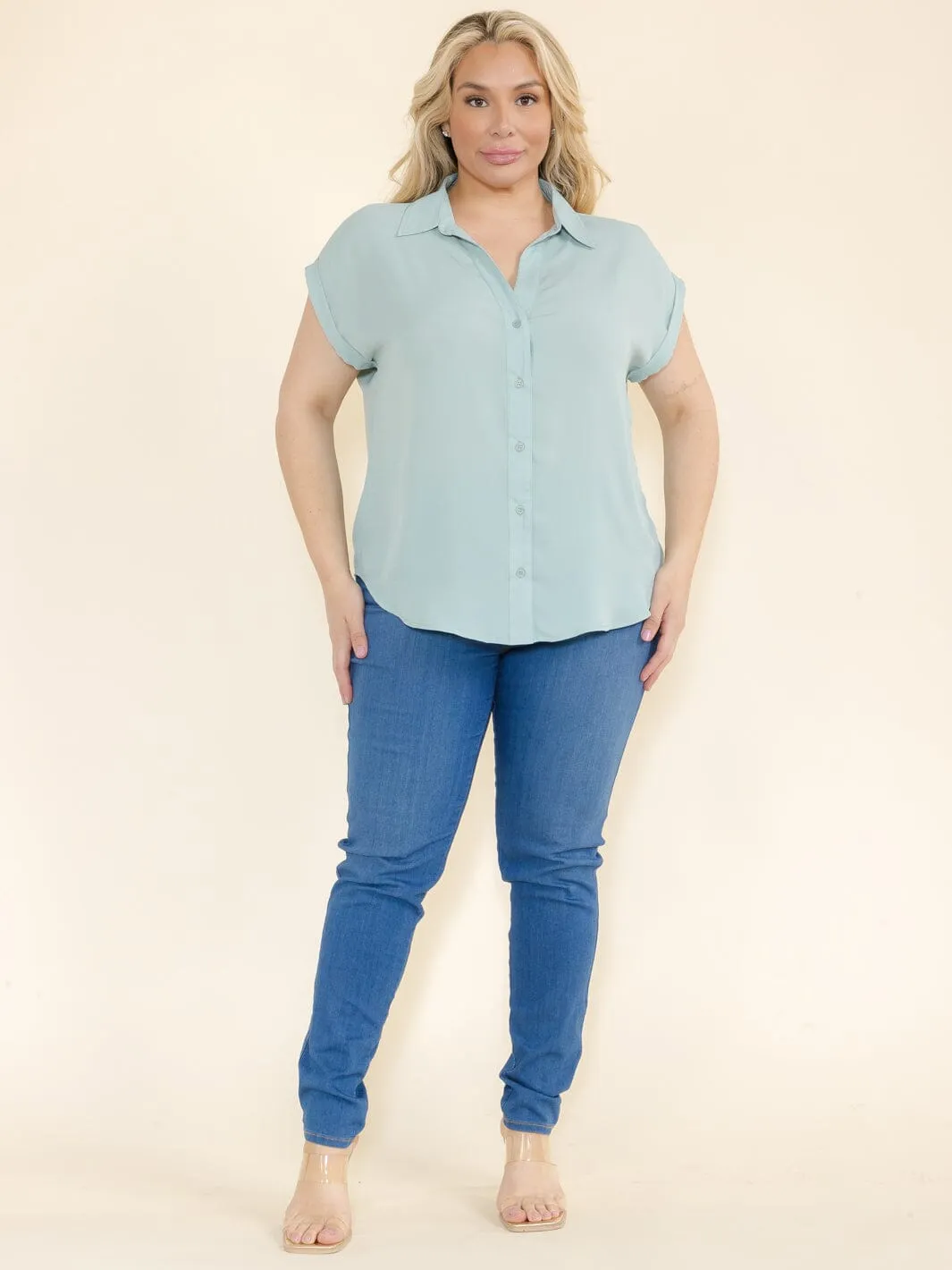 PLUS SIZE SHORT SLEEVE V-NECK BUTTON CLOSURE BLOUSE