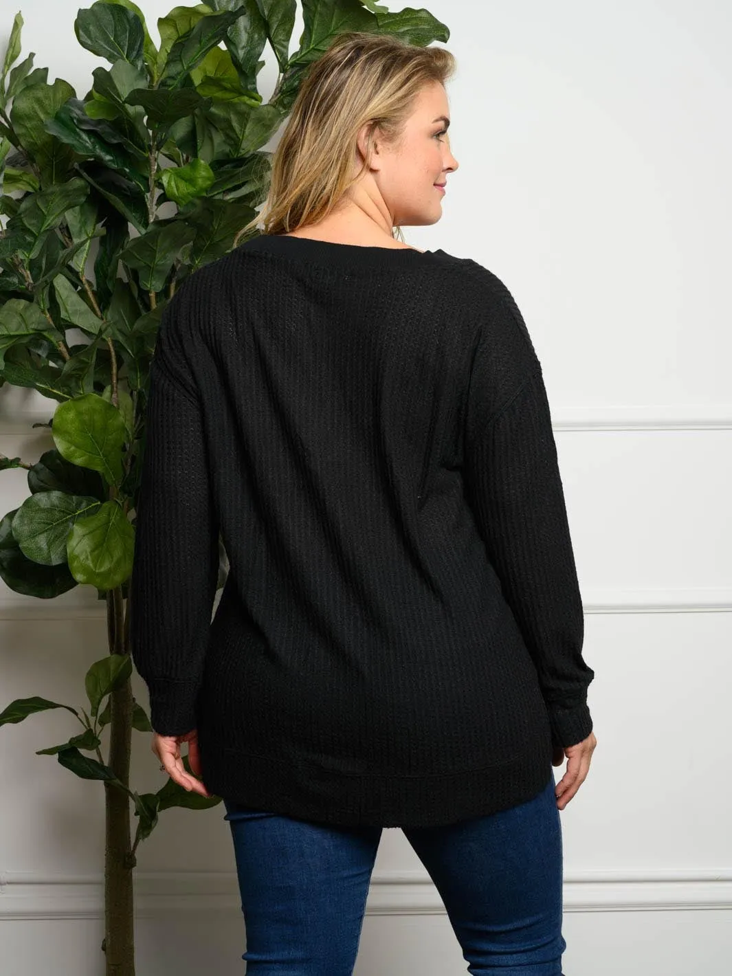 PLUS SIZE V-NECK WAFFLE LONG SLEEVE TOP