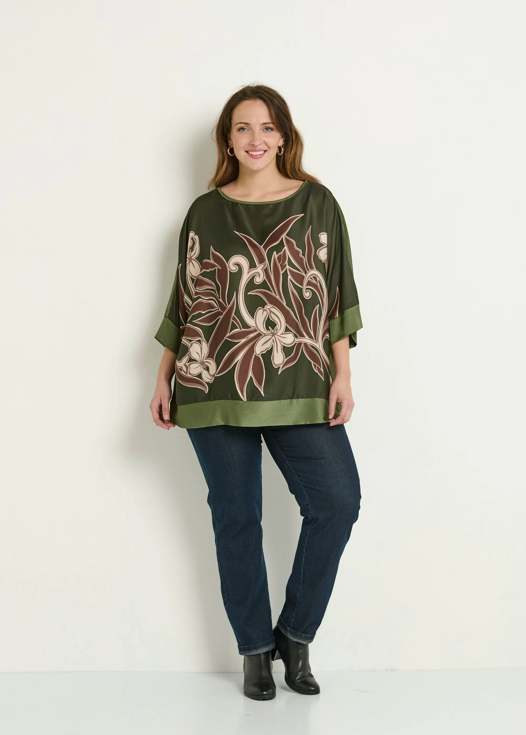 Satin tunic with floral motif and kimono sleeves