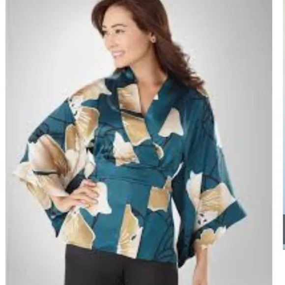“SOMA” Intimates Luxe Silk Floral Kimono
