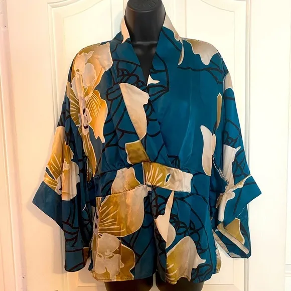 “SOMA” Intimates Luxe Silk Floral Kimono
