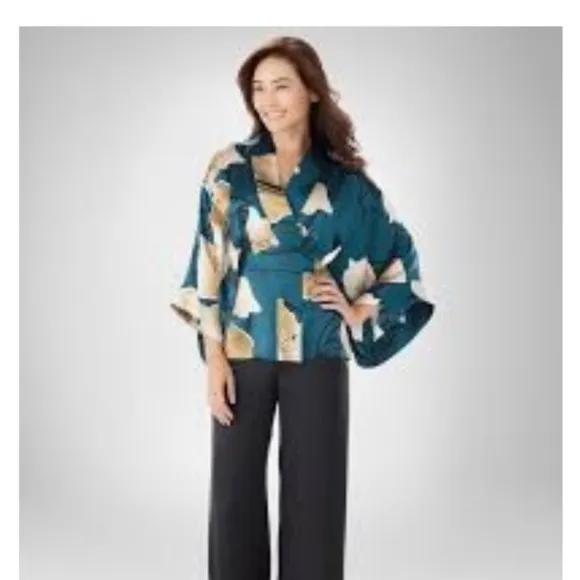 “SOMA” Intimates Luxe Silk Floral Kimono