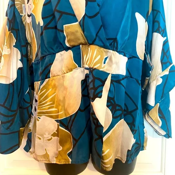 “SOMA” Intimates Luxe Silk Floral Kimono