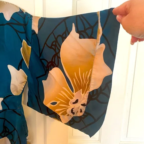 “SOMA” Intimates Luxe Silk Floral Kimono