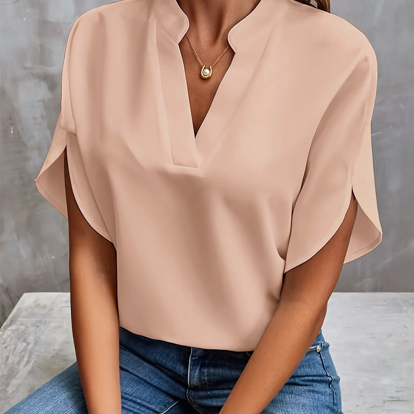 Stylish Women’s V-Neck Chiffon Blouse with Long Sleeves