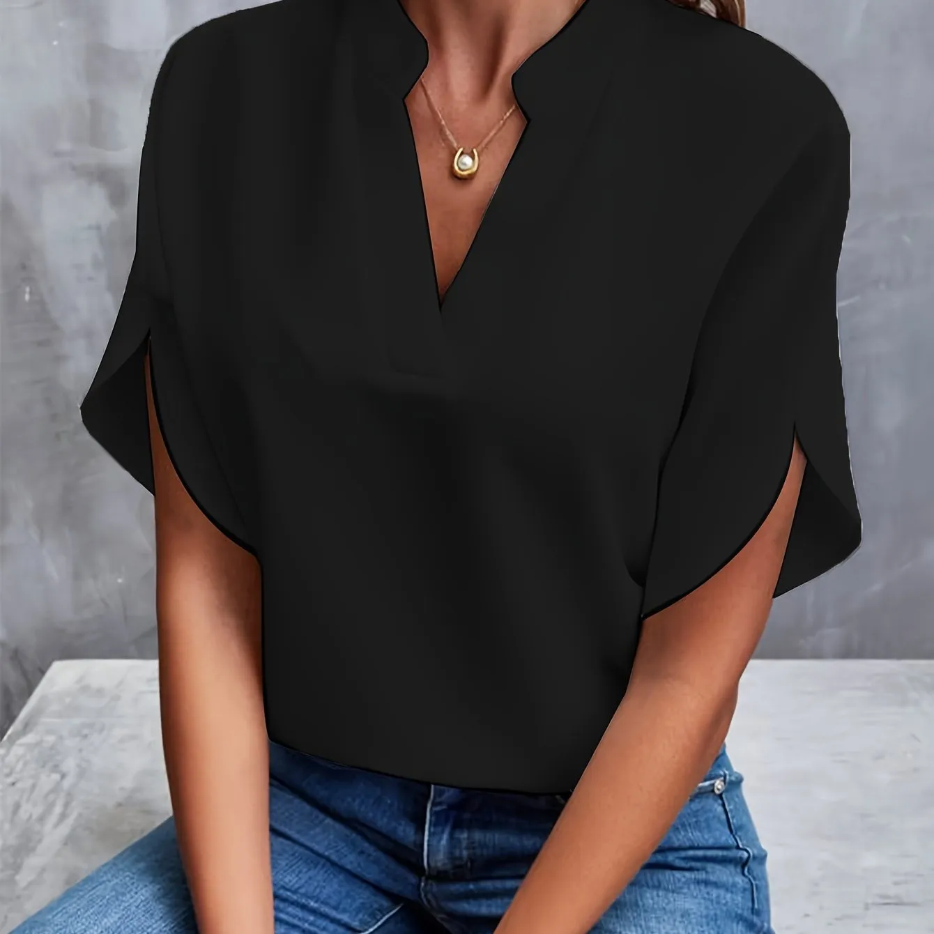 Stylish Women’s V-Neck Chiffon Blouse with Long Sleeves