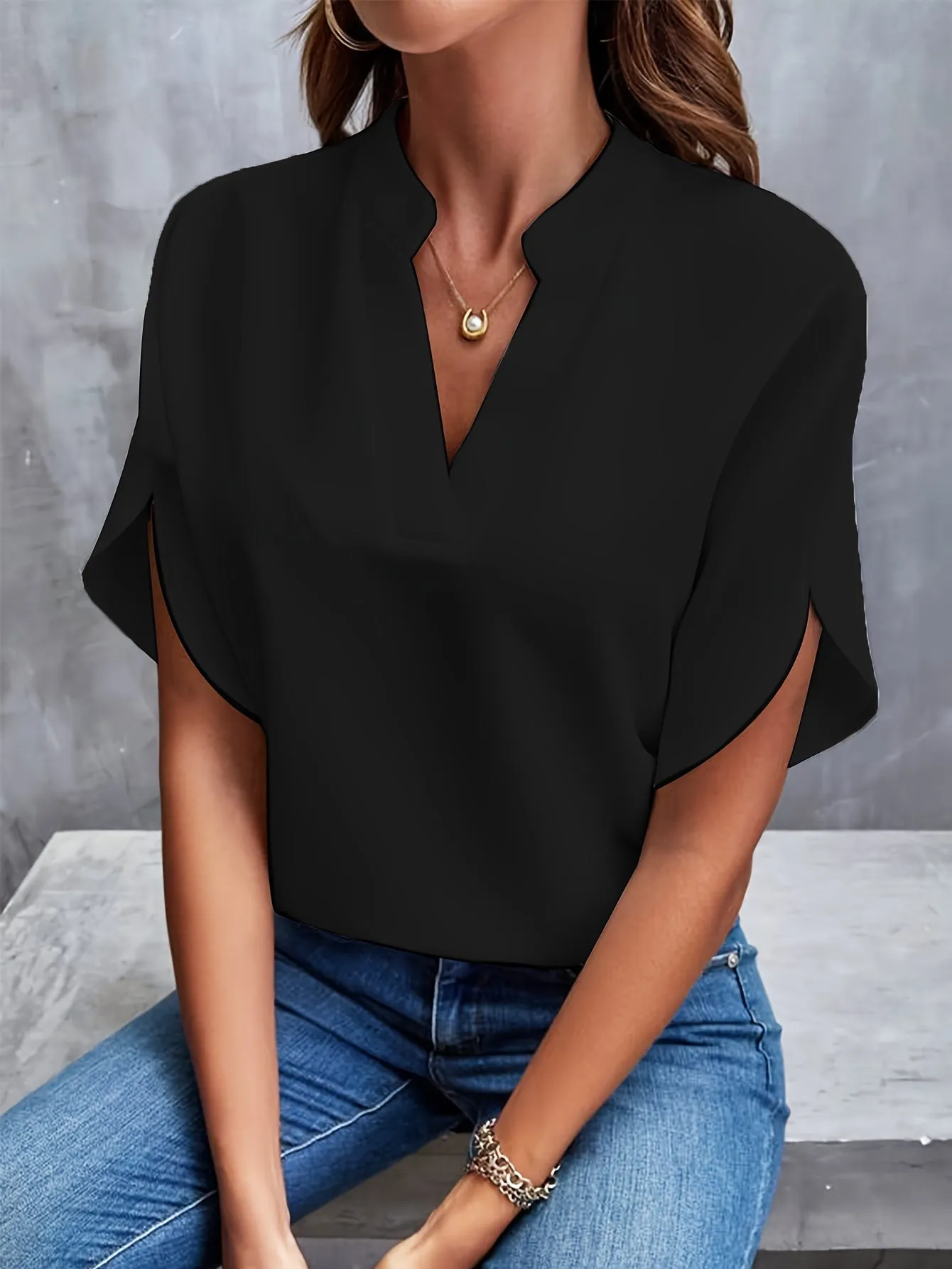 Stylish Women’s V-Neck Chiffon Blouse with Long Sleeves