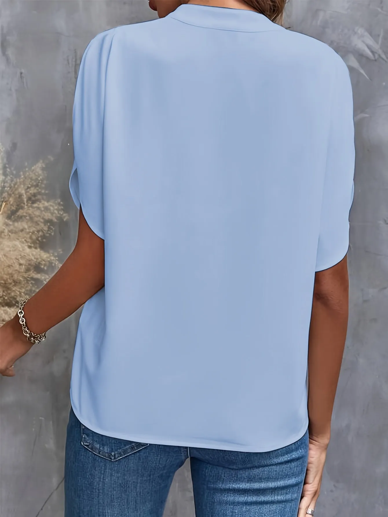 Stylish Women’s V-Neck Chiffon Blouse with Long Sleeves