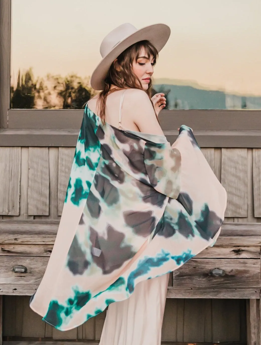 SukiSo Women's Nomade Kimono in Tan-Teal Tie-Dye