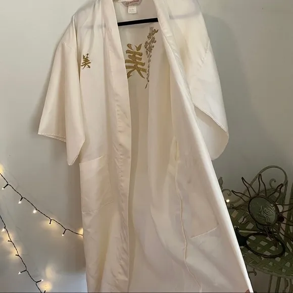 Vintage Japanese kimono robe gold Embroidered