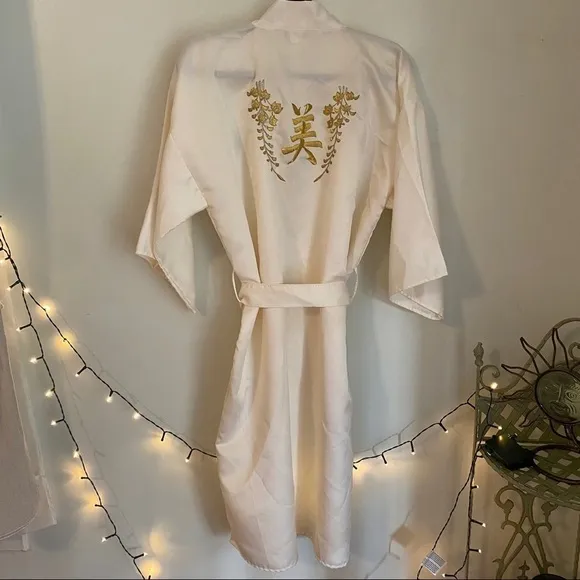 Vintage Japanese kimono robe gold Embroidered