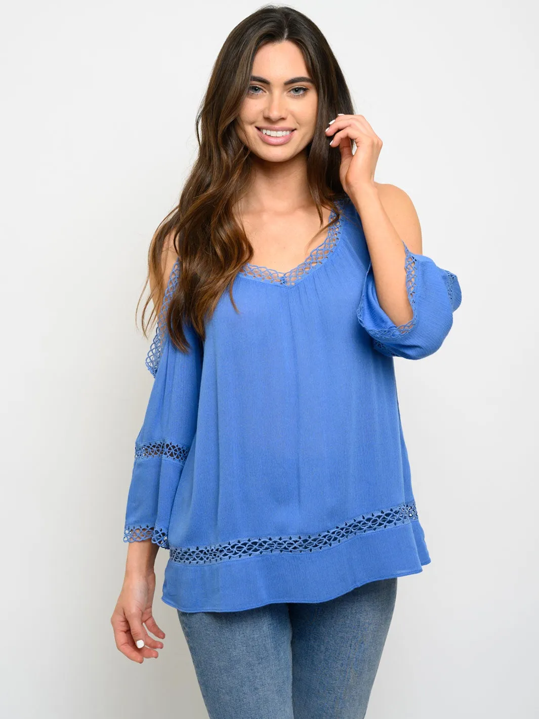 WOMEN'S COLD SHOULDER V-NECK TOP