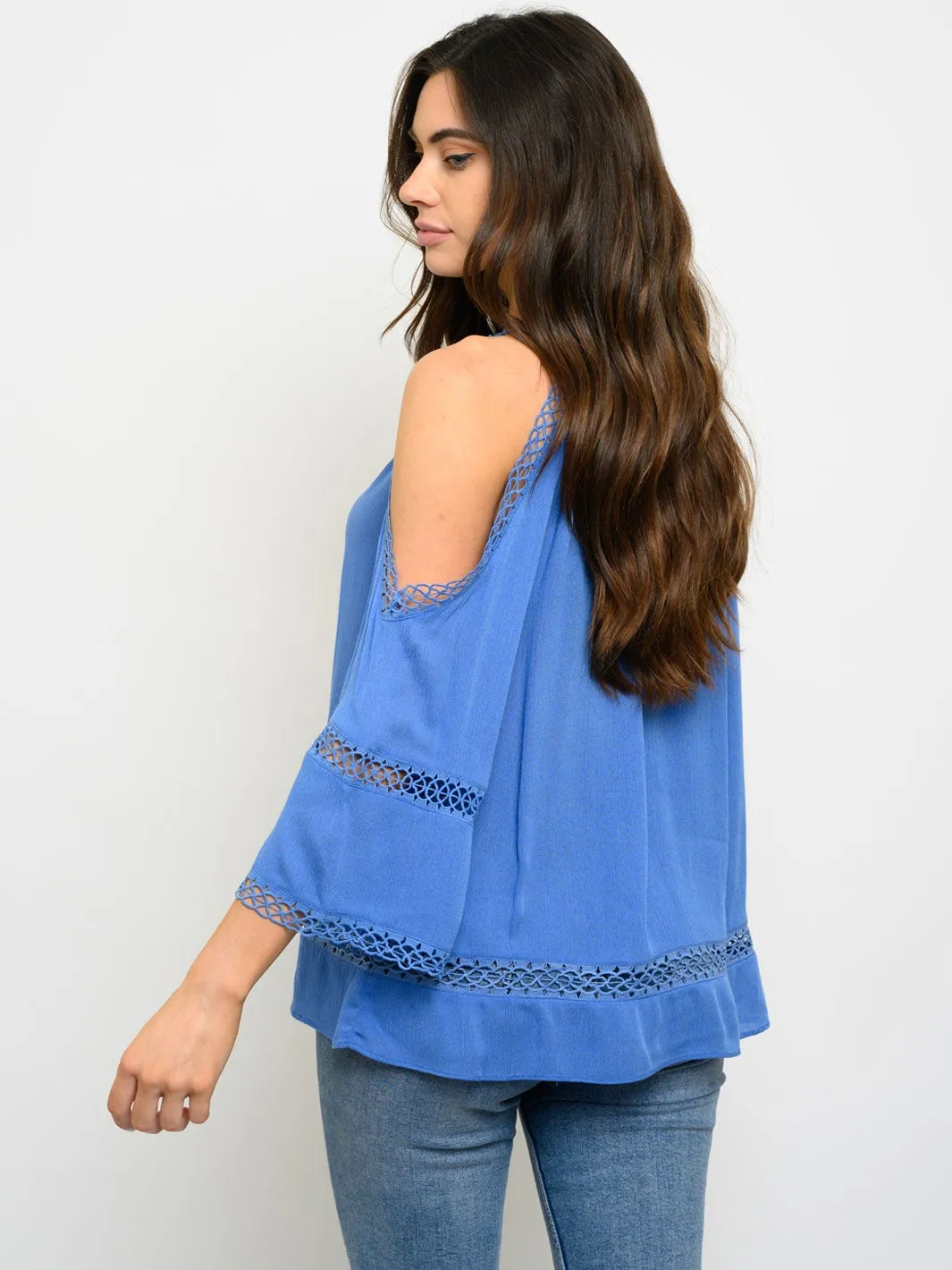 WOMEN'S COLD SHOULDER V-NECK TOP