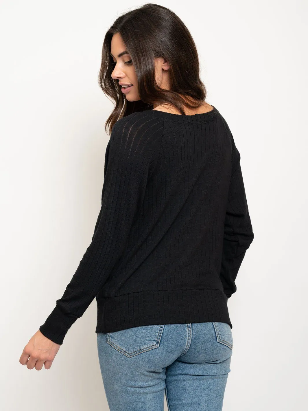 WOMEN'S LONG SLEEVE V-NECK RIBBED TOP