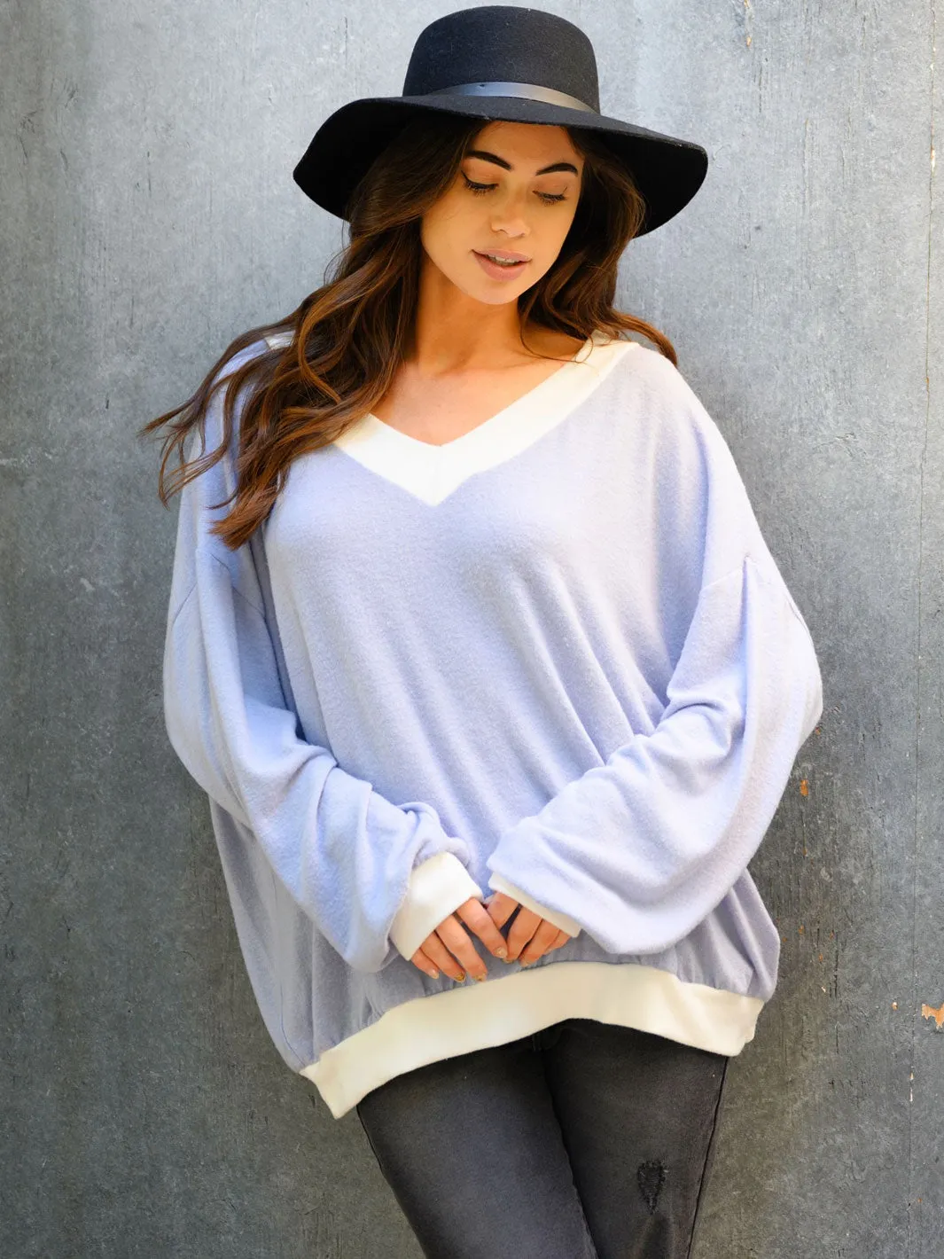 WOMEN'S LONG SLEEVE V-NECK TOP
