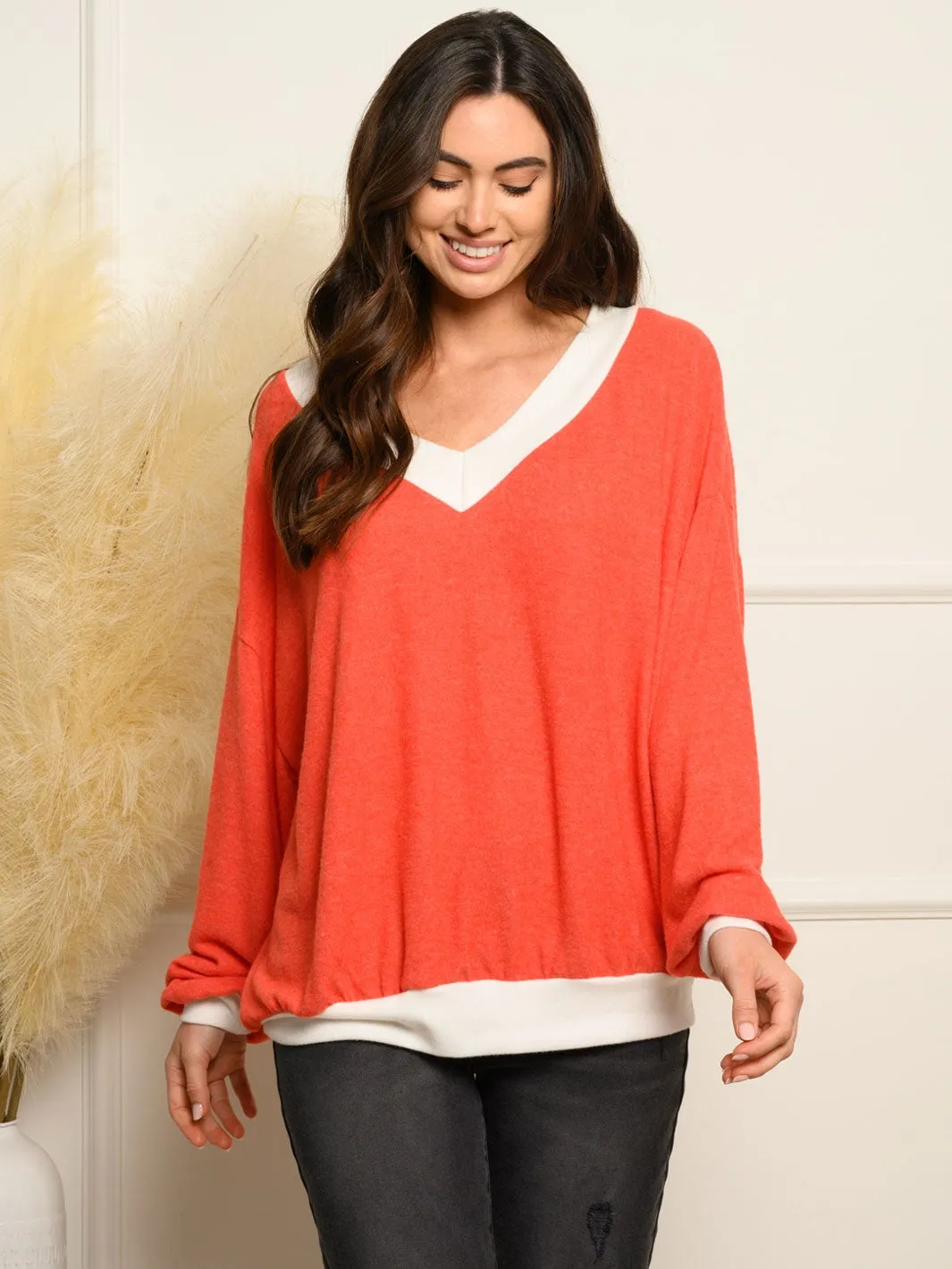 WOMEN'S LONG SLEEVE V-NECK TOP