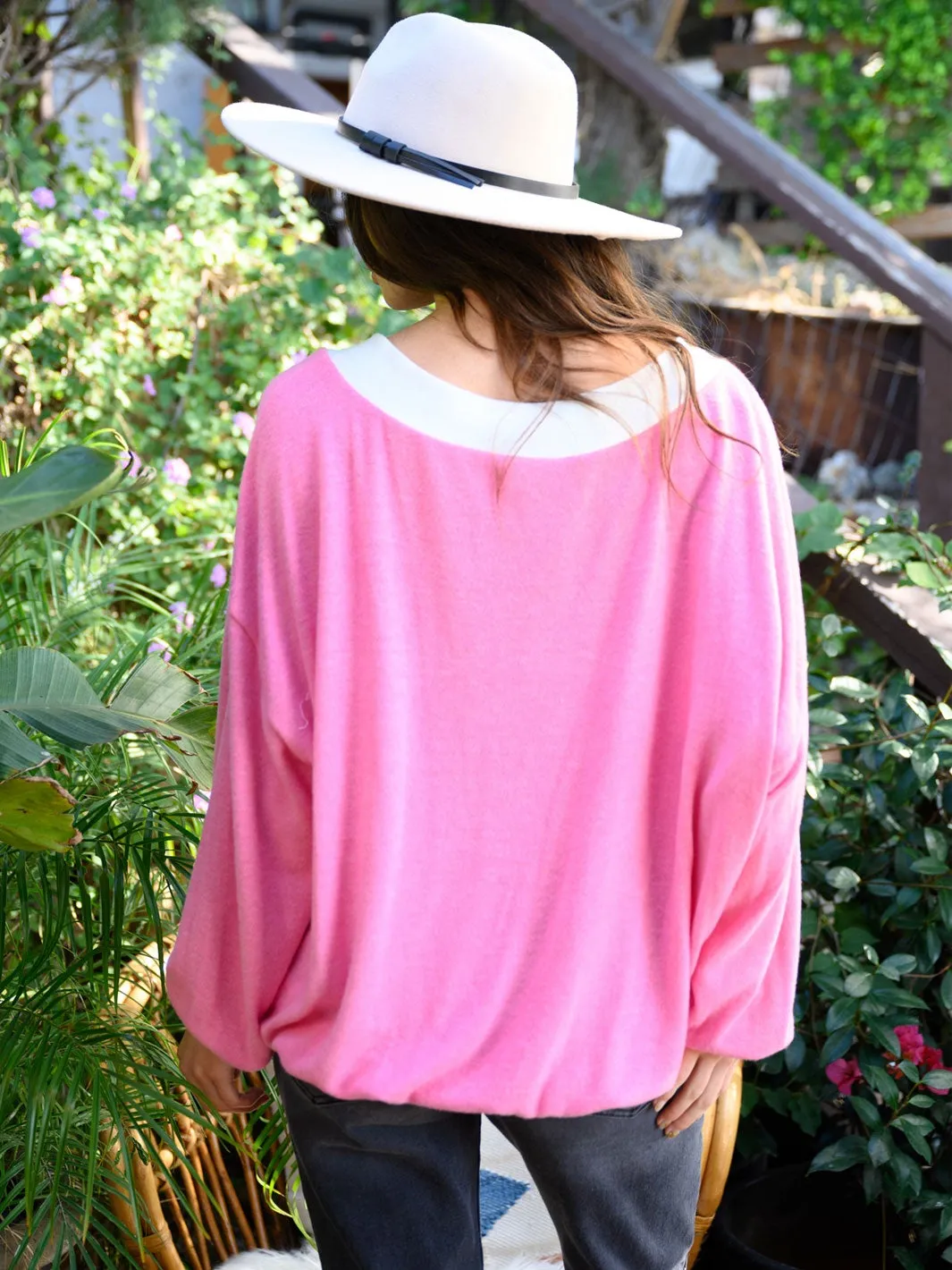 WOMEN'S LONG SLEEVE V-NECK TOP