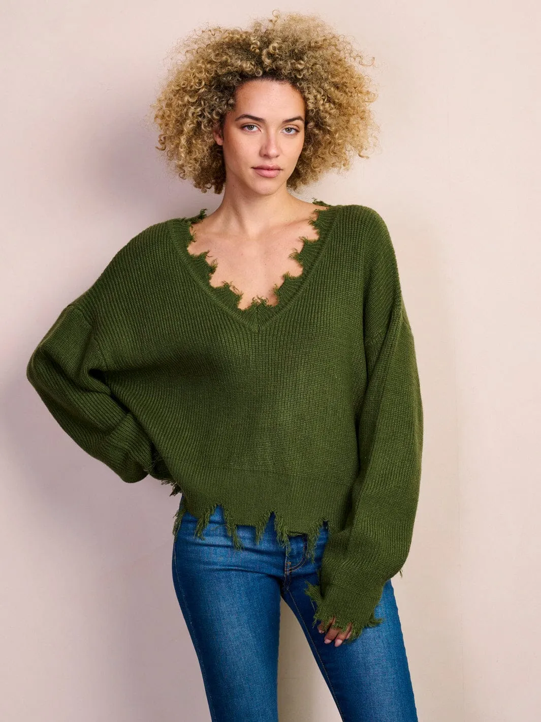 WOMEN'S LONG SLEEVE V-NECK TRIM DETAILED SWEATER