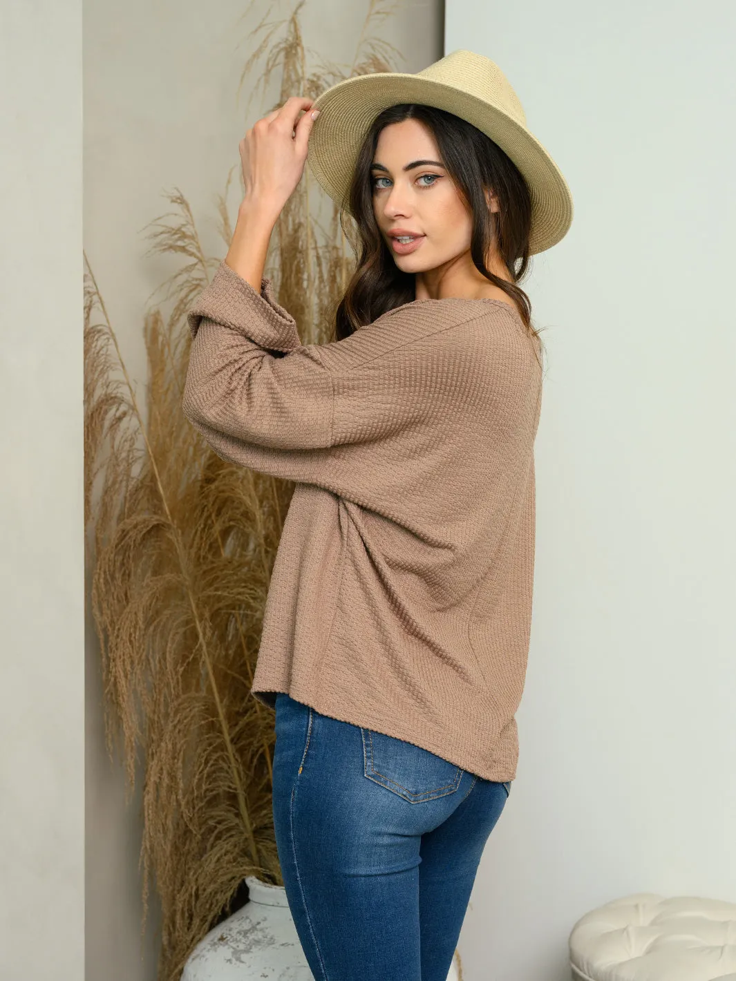 WOMEN'S LONG SLEEVE WAFFLE V-NECK TOP