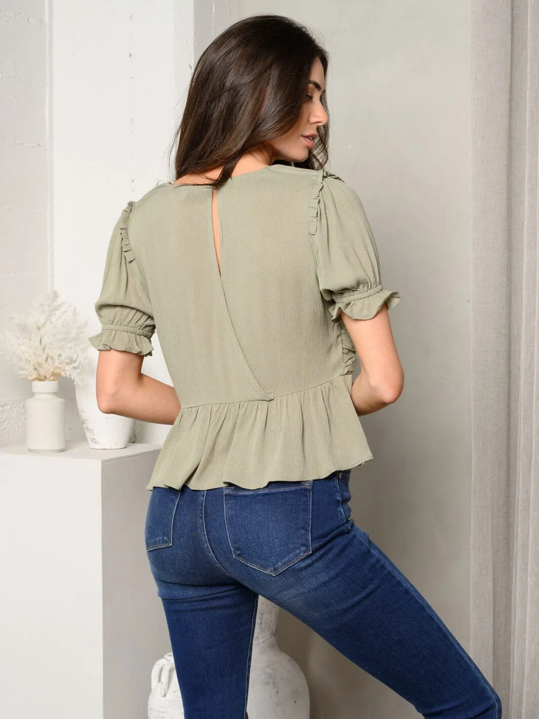 WOMEN'S SHORT SLEEVE V-NECK BACK DETAILED TOP